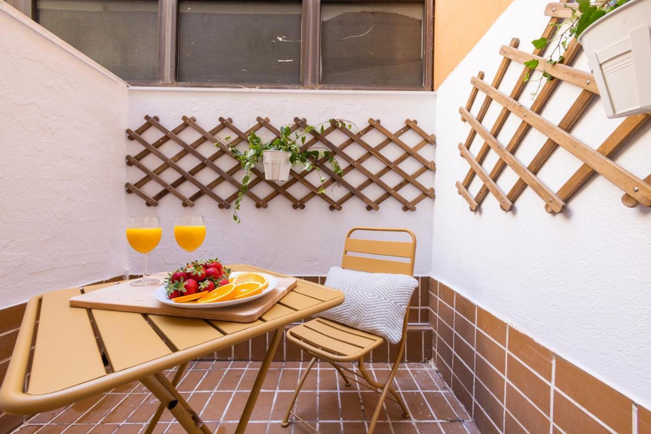 Florit Flats - The Apolo Loft Apartment